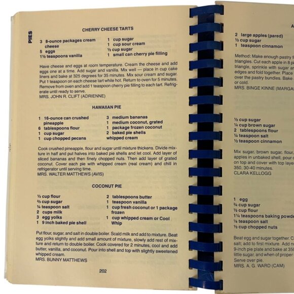 Golden Isles Cuisine 1978 Spiral-Bound Cookbook By Dot Gibson Publications - Picture 10 of 11